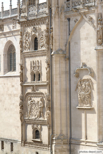photo de Blasons sur la facade