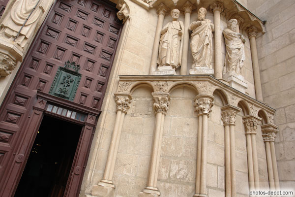 photo de St Pierre et St Paul, porte du Sarmental