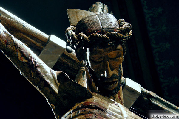 photo de tête penchée du dévot-Christ