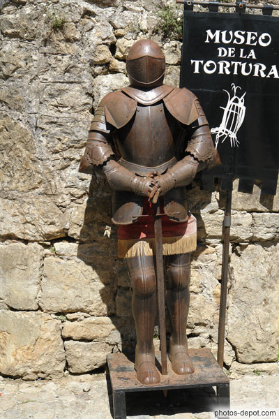 photo d'armure de chevalier rouillée