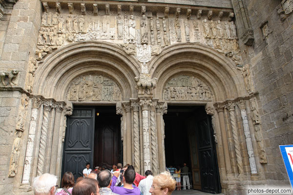 photo de portail des pèlerins, deux arches à triple arcatures