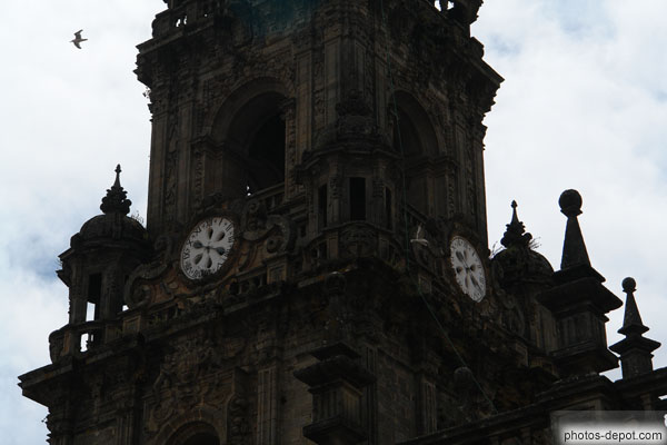 photo de tour baroque de la cathédrale