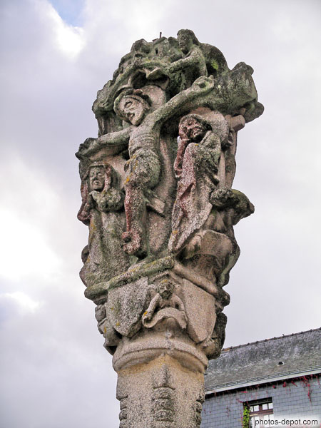 photo de Christ en croix sur calvaire