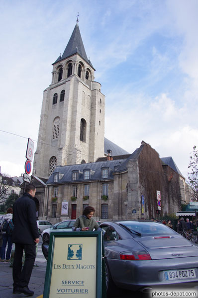 photo de les deux magots devant la tour St Germain