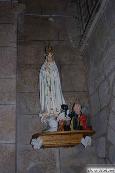 photo de Notre Dame de Fatima et les trois petits enfants