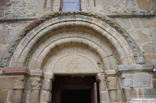 photo de Portail premier roman