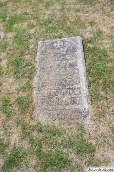 photo de tombe de pierre