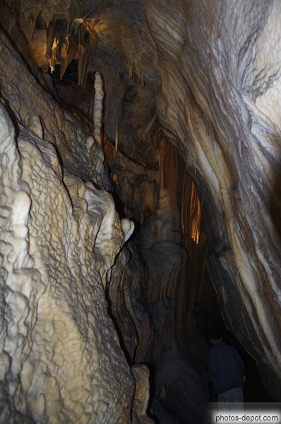 photo de grotte aux mille stalagmites