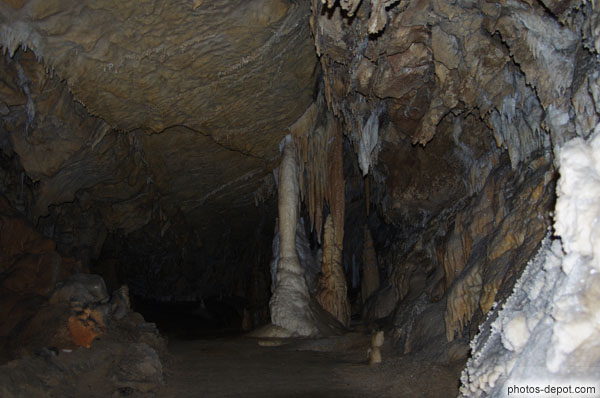 photo de colonnes de la grotte