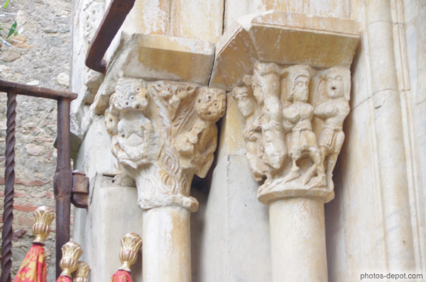 photo de Sculptures chapiteaux portail