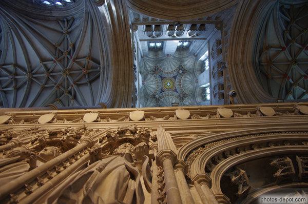 photo de voutes de croises d'ogives complexes, tour de la cathédrale