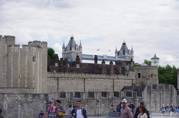 photo de Tour de Londres et Tower bridge
