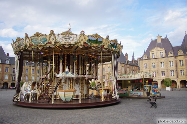 photo de Carousel place ducale
