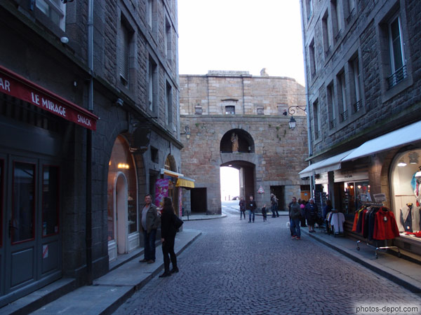 photo de Ste Vierge veille sur les remparts