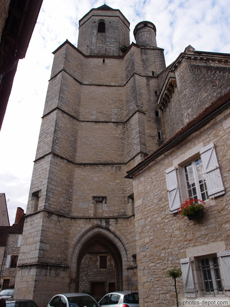 photo de Tour fortifiée église st Maur