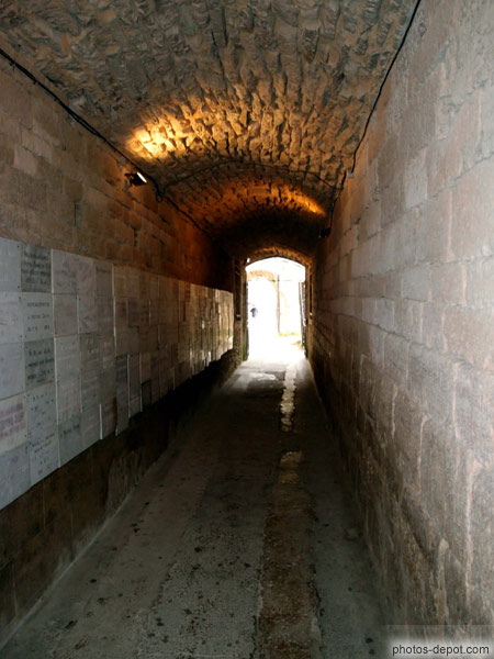 photo de tunnel d'entrée