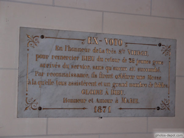 photo de plaque ex-Voto, église de Pontmain