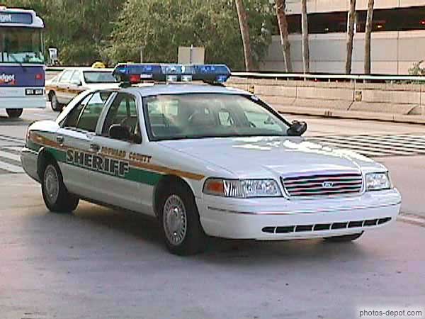 photo de voiture du sheriff