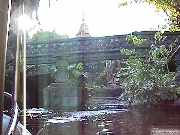 photo de temple indien dans la jungle