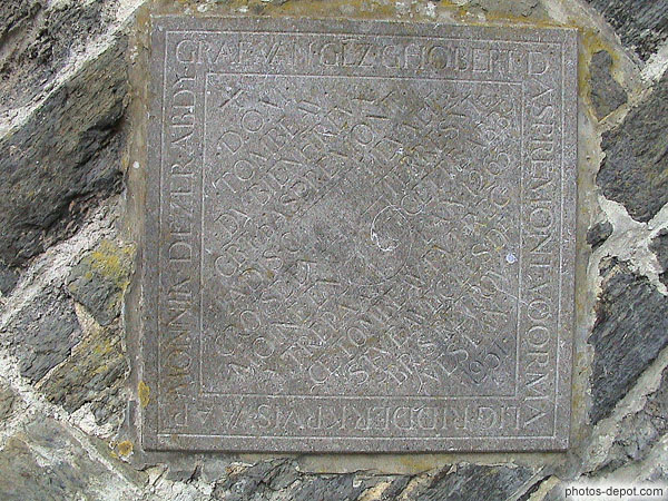 photo de plaque du tombeau du bienheureux chevalier Gobert d'Aspremont