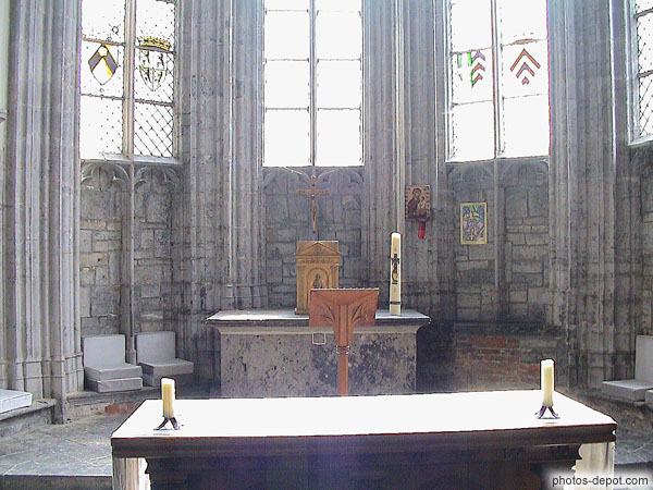 photo de table de communion chapelle St hubert