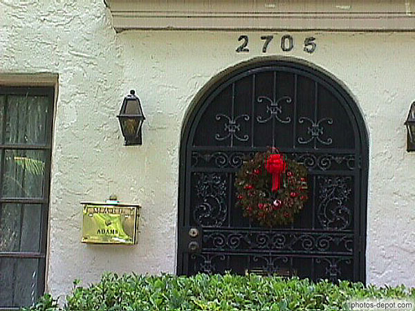 Porte grille de maison