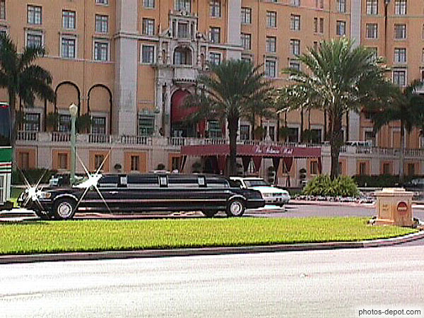 photo de Limousine devant le Biltmore hôtel