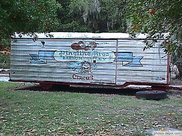 Ancienne roulotte du cirque