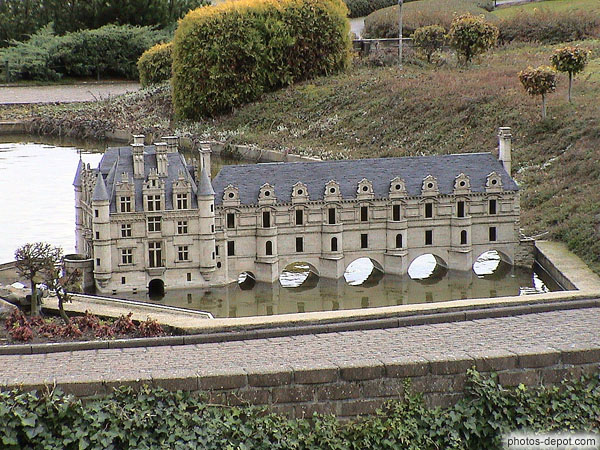 photo de France, chateau de Chenonceaux XVI e (chateau des Dames)