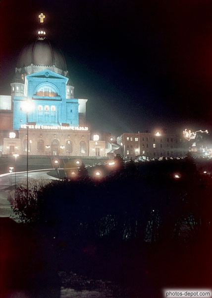 photo d'oratoire St Joseph la nuit, fête du cinquantenaire