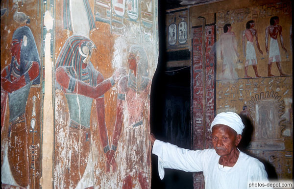 photo d'hieroglyphes tombeau de Toutankamon