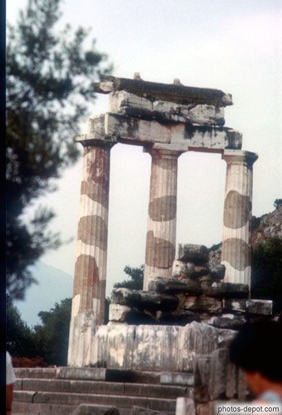 photo de 3 colonnes marbrées temple d'Athena