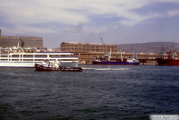 photo de bateau de croisière grec