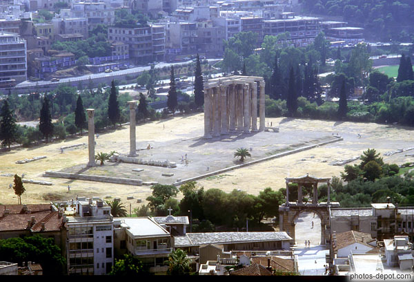 photo de ruines de temple dans la ville