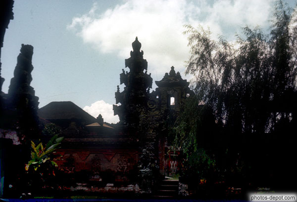 photo de temple sombre