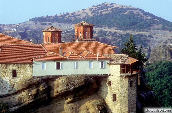 Maison perchée sur le rocher