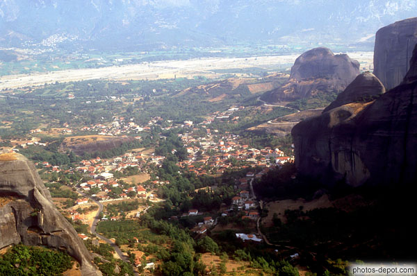 photo de village dans la vallée