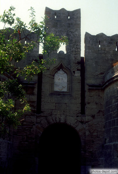 Ange au dessus porte