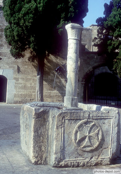 photo de fontaine à la croix des templiers