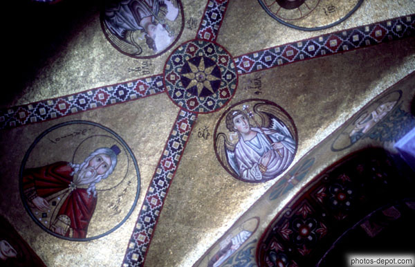 Enluminures sur la voute