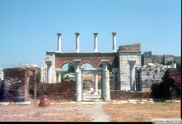 photo de colonnes et arches