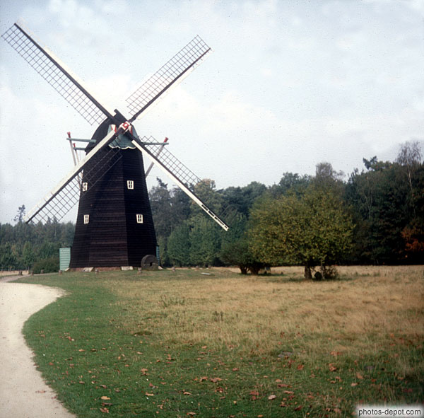 photo de moulin de bois