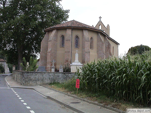 église et cimetière