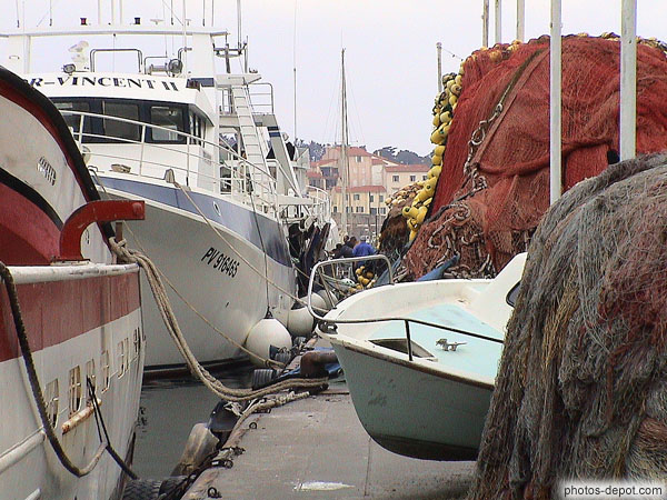 photo d'amarres et filets de pêche