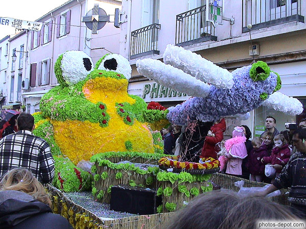 photo de char de papier crepon