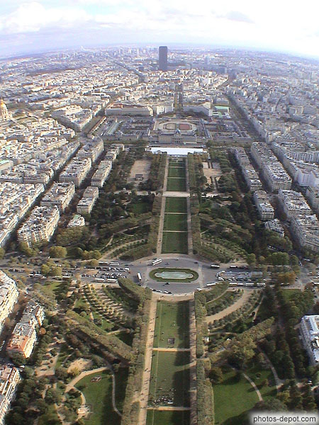 photo de Champ de mars et tour montparnasse vue de la tour Eiffel