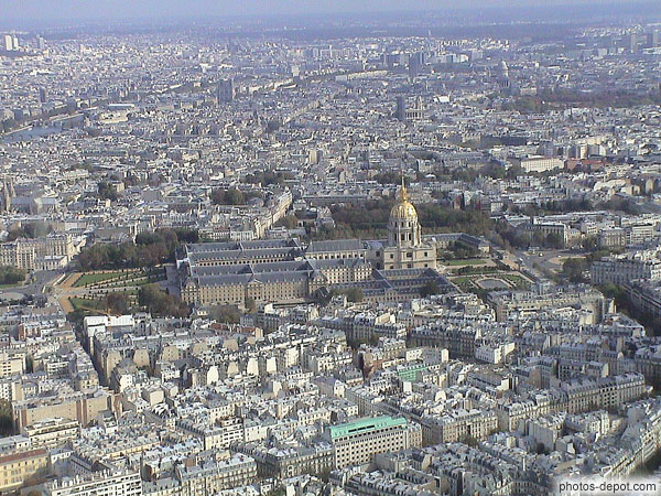 L'Hôpital de la Charité vue de la tour Eiffel