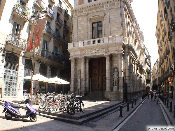 photo d'Escula de artes aplicadas y officios artisticos