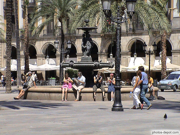 photo de fontaine du centre de la Plaza Real