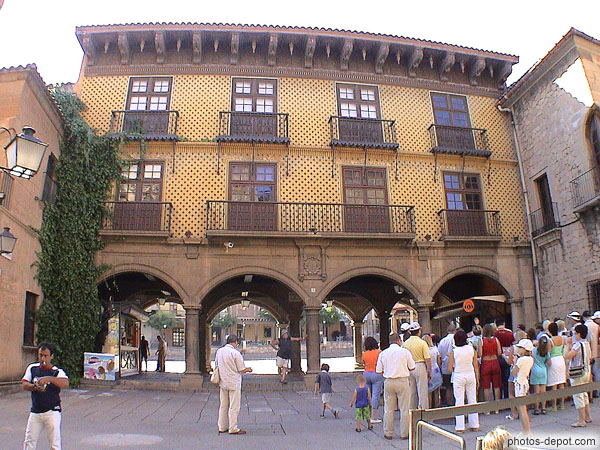 photo de Plaza Castellana et maison Sanguesa de Navarra